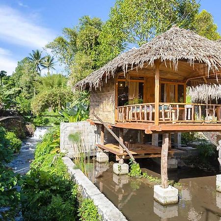 Onong'S Homestay & Cafe Tomohon Экстерьер фото