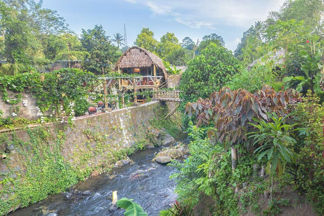 Onong'S Homestay & Cafe Tomohon Экстерьер фото