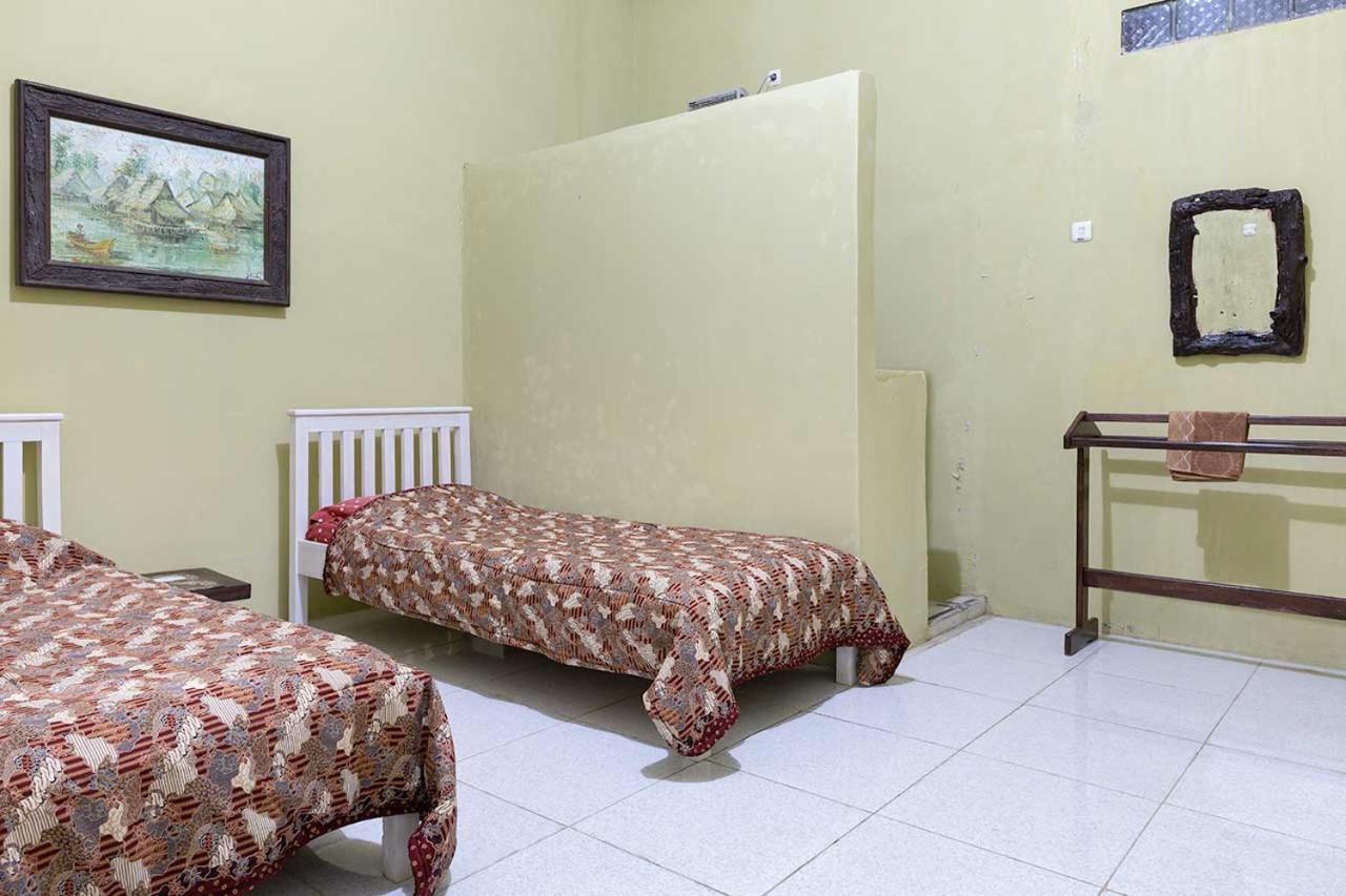 Onong'S Homestay & Cafe Tomohon Экстерьер фото